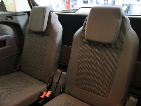 Peugeot 5008 1.2 PURETECH 96KW S&S STYLE 5P 7 PLAZAS