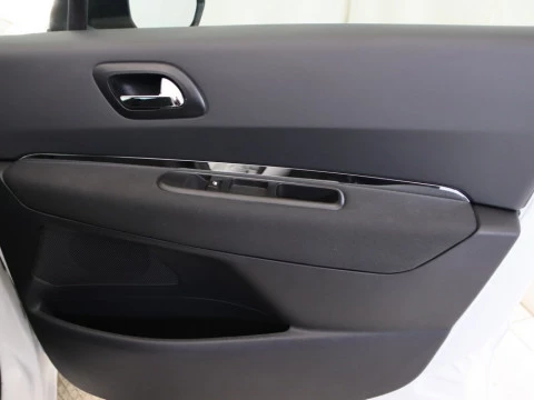 Peugeot 5008 1.2 PURETECH 96KW S&S STYLE 5P 7 PLAZAS