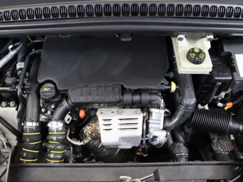 Peugeot 5008 1.2 PURETECH 96KW S&S STYLE 5P 7 PLAZAS