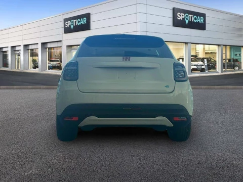 Fiat 600 600e RED 54kwh 115kw (156cv)