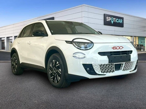 Fiat 600 600e RED 54kwh 115kw (156cv)