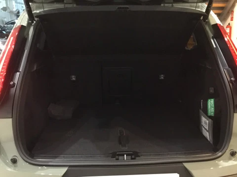 Volvo XC40 XC40 PLUS B3 MILD HYBRID GASOLINA