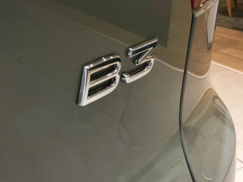 Volvo XC40 XC40 PLUS B3 MILD HYBRID GASOLINA
