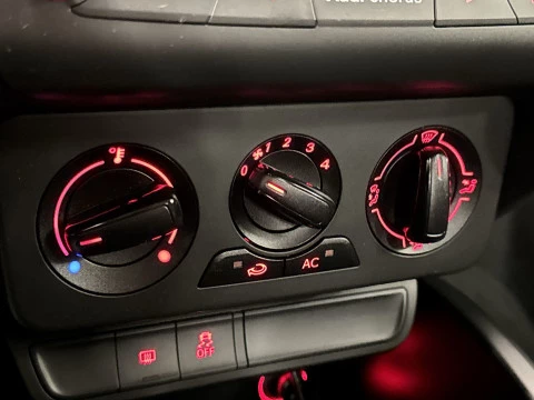 Audi A1 Attraction 1.2 TFSI 63 kW (86 CV)