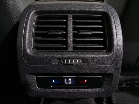 Volkswagen Touran ``Mas`` 2.0 TDI 110 kW (150 CV) DSG