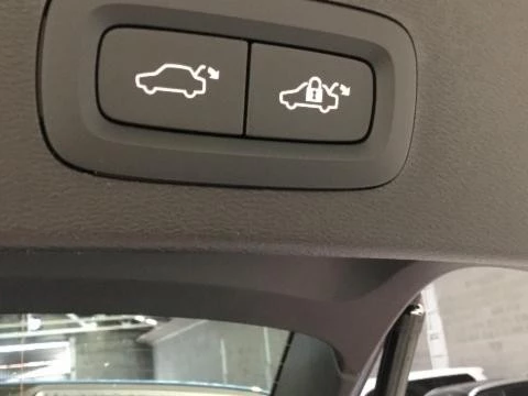 Volvo XC40 Recharge Plus, T4 plug-in hybrid, Eléctrico