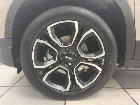 Jeep Avenger 1.2 eHybrid Summit 74 kW (100 CV)
