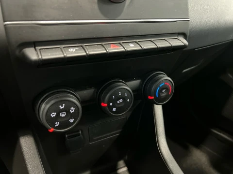 Renault Clio Authentic SCe 49 kW (67CV)