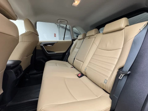 Toyota Rav4 2.5l 220H Luxury
