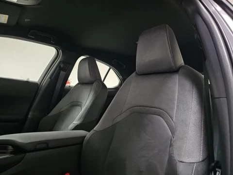 Lexus UX 2.0 300h UX Plus