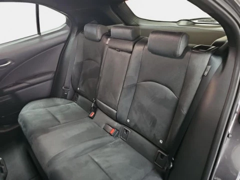 Lexus UX 2.0 300h UX Plus