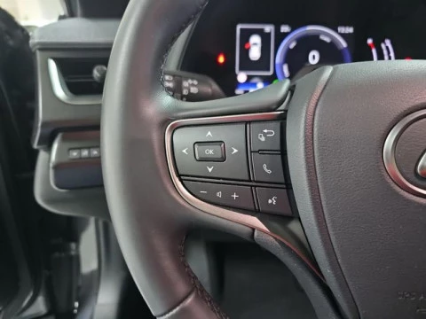 Lexus UX 2.0 300h UX Plus