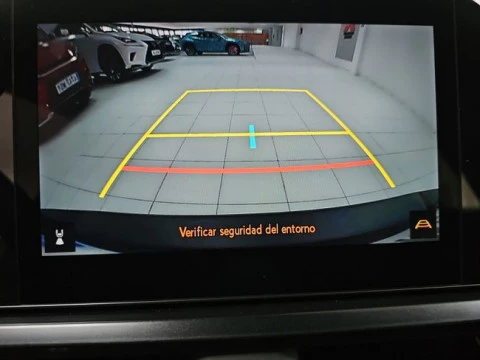 Lexus UX 2.0 300h UX Plus