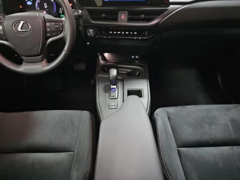 Lexus UX 2.0 300h UX Plus