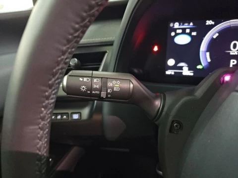 Lexus UX 2.0 300h UX Plus