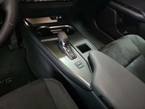 Lexus UX 2.0 300h UX Plus