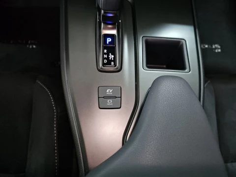Lexus UX 2.0 300h UX Plus