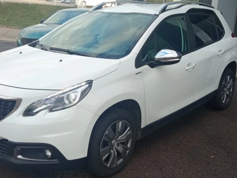Peugeot 2008 Style 1.2L PureTech 81KW (110CV)S&S EAT6 Peugeot 2008 Style 1.2L PureTech 81KW (110CV)S&S EAT6