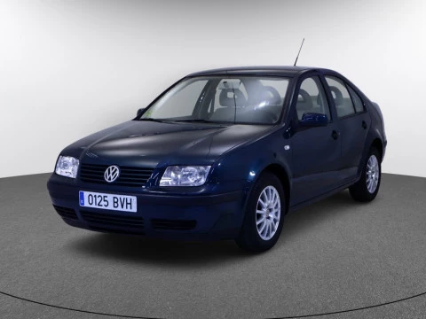 Volkswagen BORA 1.6 CONCEPTLINE 4P