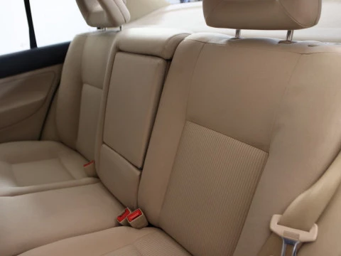 Volkswagen BORA 1.6 CONCEPTLINE 4P