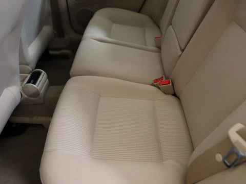 Volkswagen BORA 1.6 CONCEPTLINE 4P