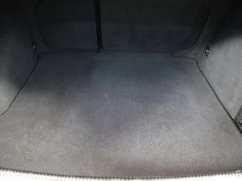 Volkswagen BORA 1.6 CONCEPTLINE 4P