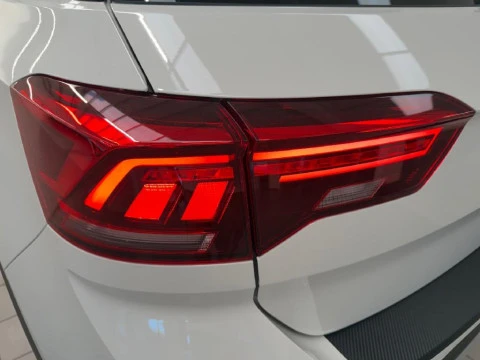 Volkswagen T-Roc 1.5 TSI 110KW DSG DARK LINE 150 5P