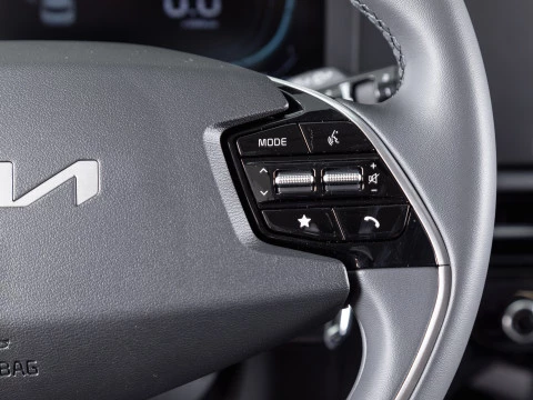 Kia Niro 1.6 GDi HEV 104kW (141CV) Concept Kia Niro 1.6 GDi HEV 104kW (141CV) Concept