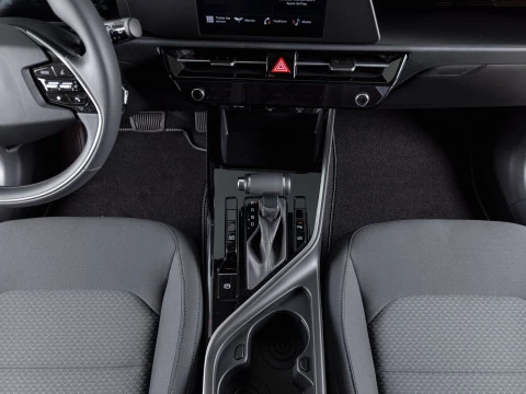 Kia Niro 1.6 GDi HEV 104kW (141CV) Concept Kia Niro 1.6 GDi HEV 104kW (141CV) Concept