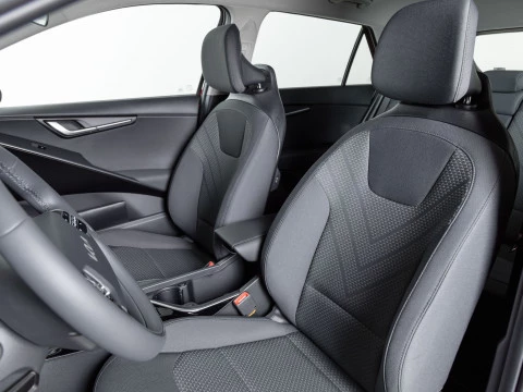 Kia Niro 1.6 GDi HEV 104kW (141CV) Concept Kia Niro 1.6 GDi HEV 104kW (141CV) Concept