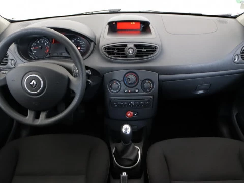 Renault CLIO 1.1 16V 75 BUSINESS ECO2 5P