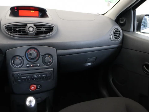 Renault CLIO 1.1 16V 75 BUSINESS ECO2 5P