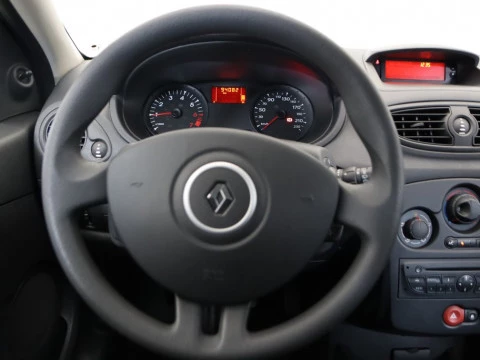 Renault CLIO 1.1 16V 75 BUSINESS ECO2 5P