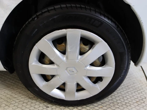 Renault CLIO 1.1 16V 75 BUSINESS ECO2 5P