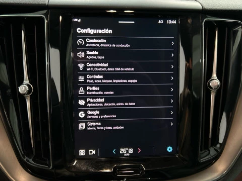 Volvo XC60 2.0 B5 P CORE AUTO 4WD 250 5P MILD HYBRID