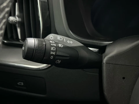 Volvo XC60 2.0 B5 P CORE AUTO 4WD 250 5P MILD HYBRID