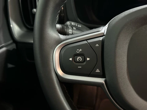 Volvo XC60 2.0 B5 P CORE AUTO 4WD 250 5P MILD HYBRID