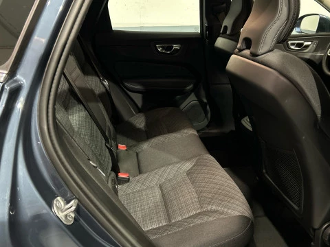 Volvo XC60 2.0 B5 P CORE AUTO 4WD 250 5P MILD HYBRID