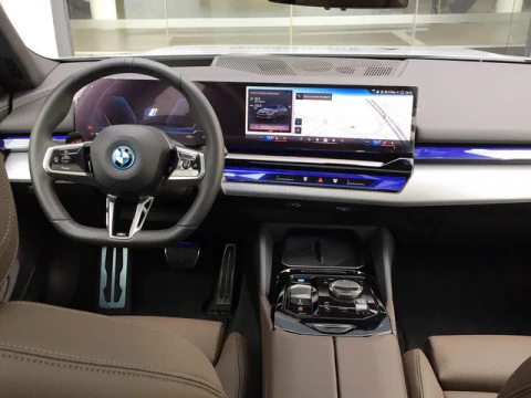 BMW i5 eDrive40 250 kW (340 CV)