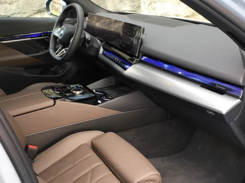 BMW i5 eDrive40 250 kW (340 CV)