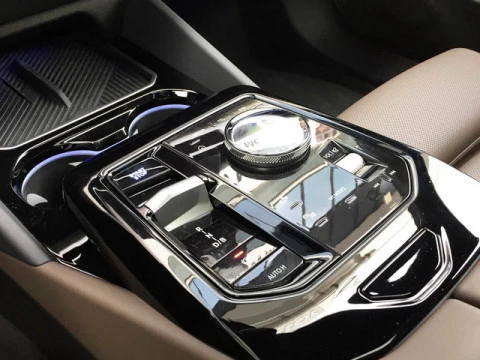 BMW i5 eDrive40 250 kW (340 CV)