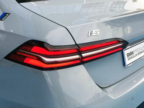 BMW i5 eDrive40 250 kW (340 CV)