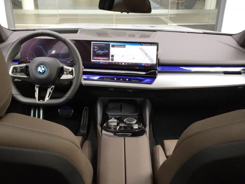 BMW i5 eDrive40 250 kW (340 CV)