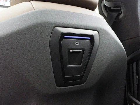 BMW i5 eDrive40 250 kW (340 CV)