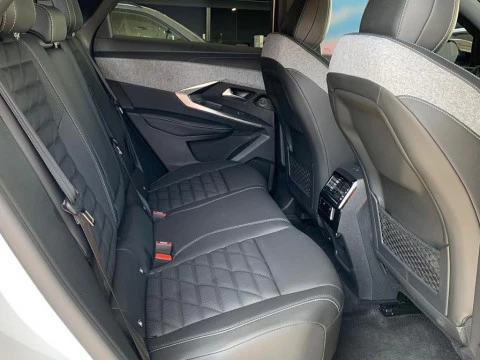 Peugeot 3008 Nuevo E-3008 GT Eléctrico 210 (157 kW)