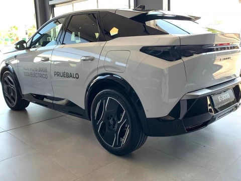 Peugeot 3008 Nuevo E-3008 GT Eléctrico 210 (157 kW)