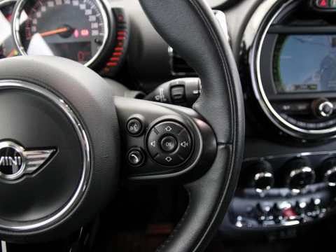 MINI CLUBMAN COOPER D