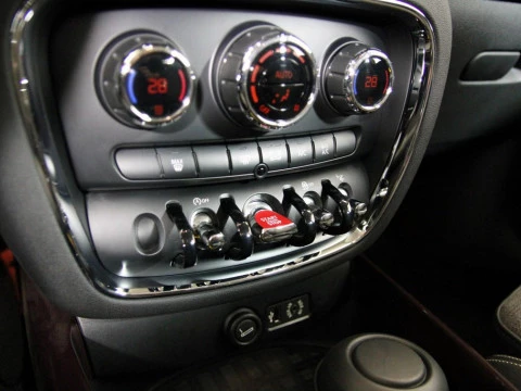 MINI CLUBMAN COOPER D