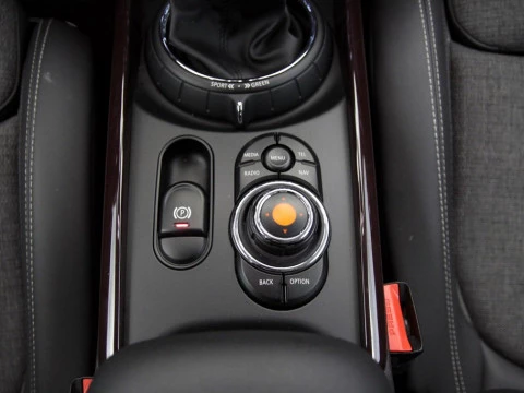 MINI CLUBMAN COOPER D