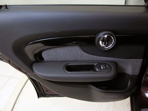 MINI CLUBMAN COOPER D